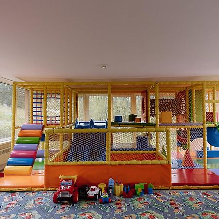 Summit Hotel ยาบลูนิตซา ภายนอก รูปภาพ