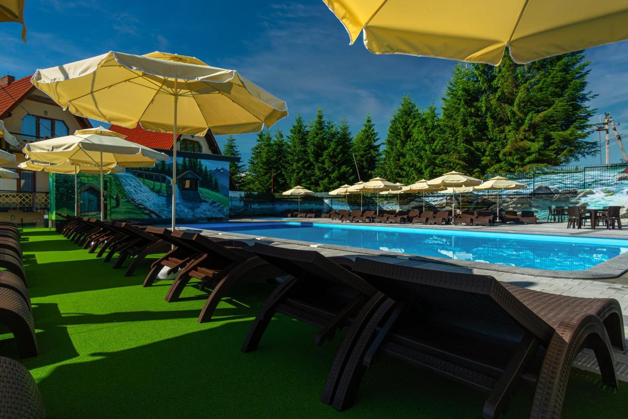 Summit Hotel ยาบลูนิตซา ภายนอก รูปภาพ