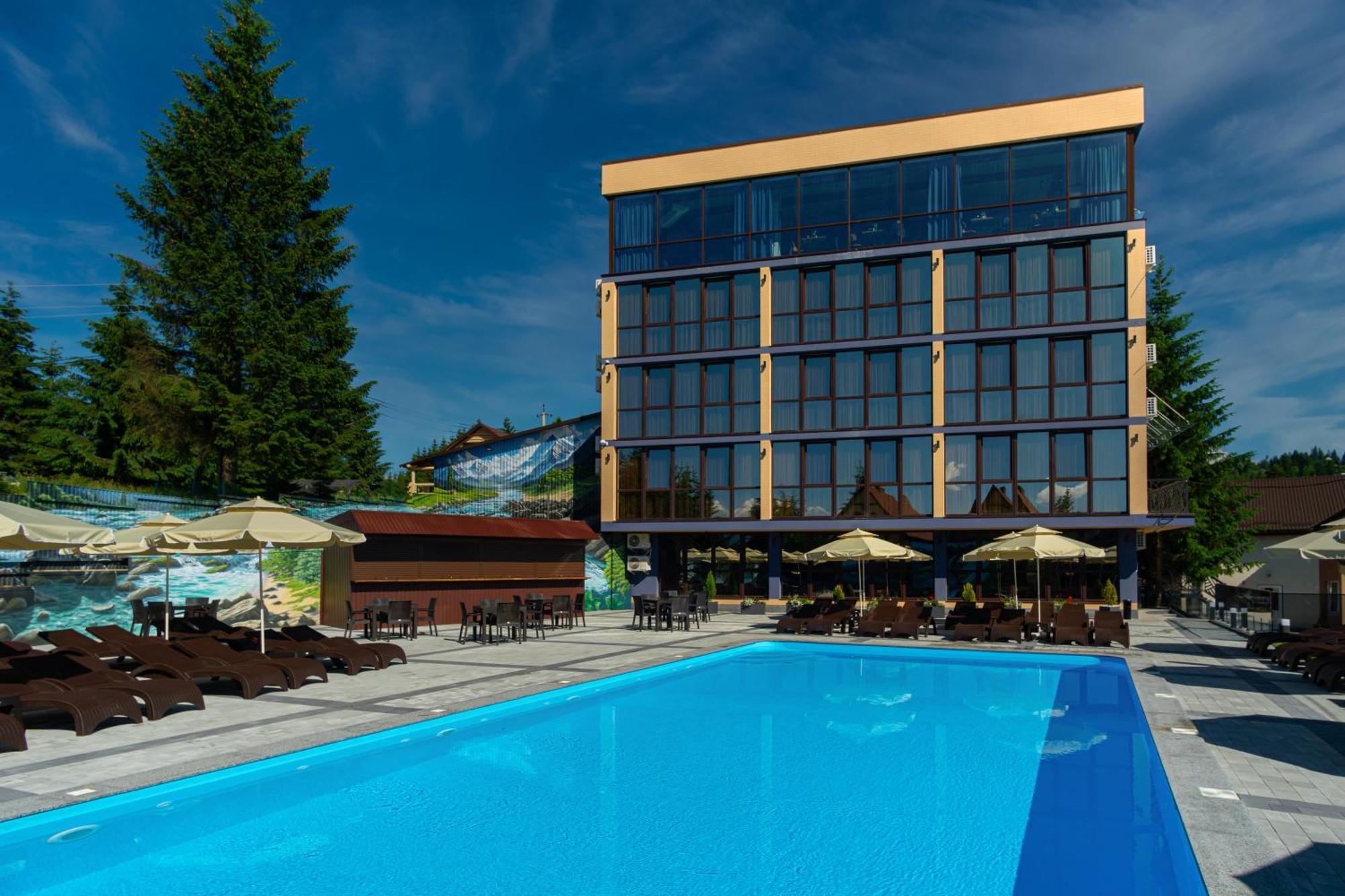 Summit Hotel ยาบลูนิตซา ภายนอก รูปภาพ