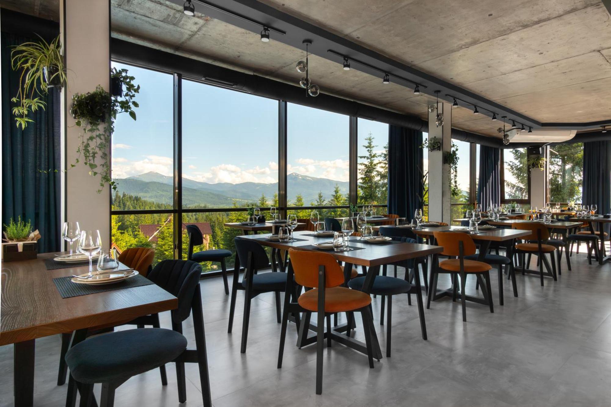 Summit Hotel ยาบลูนิตซา ภายนอก รูปภาพ